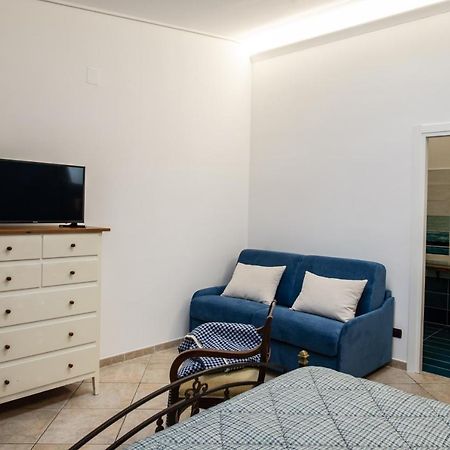 Ohana Bed And Breakfast Кастелламмаре-ди-Стабия Экстерьер фото