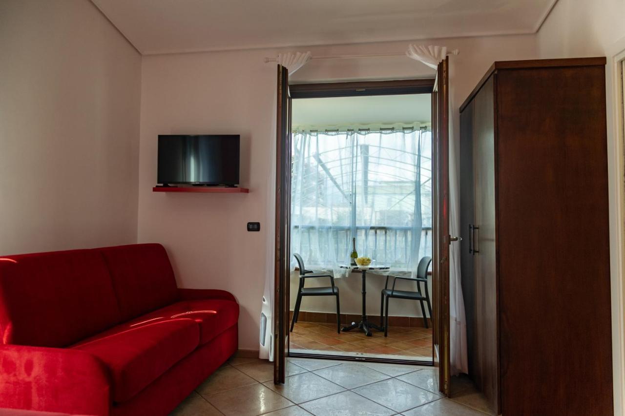 Ohana Bed And Breakfast Кастелламмаре-ди-Стабия Экстерьер фото