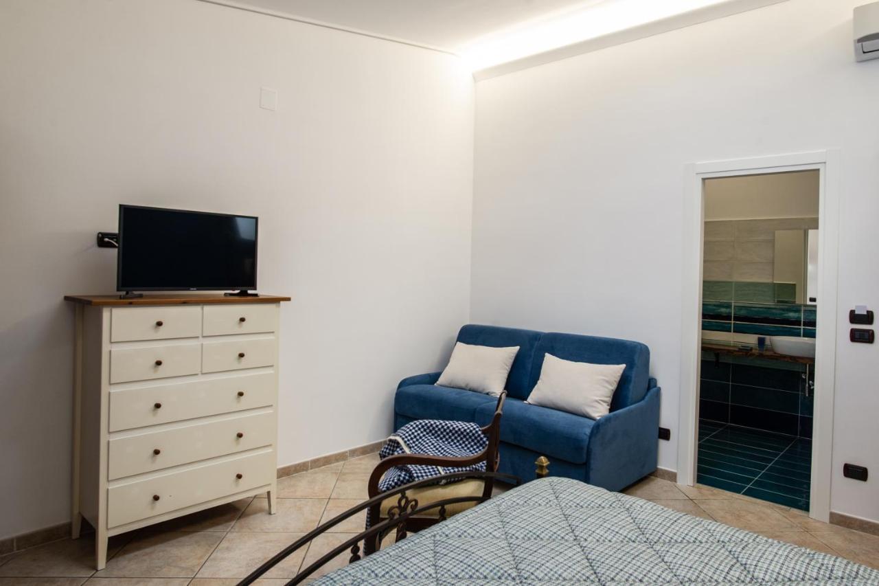 Ohana Bed And Breakfast Кастелламмаре-ди-Стабия Экстерьер фото